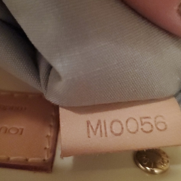 Louis Vuitton Vernis Reade PM - Picture 5 of 9